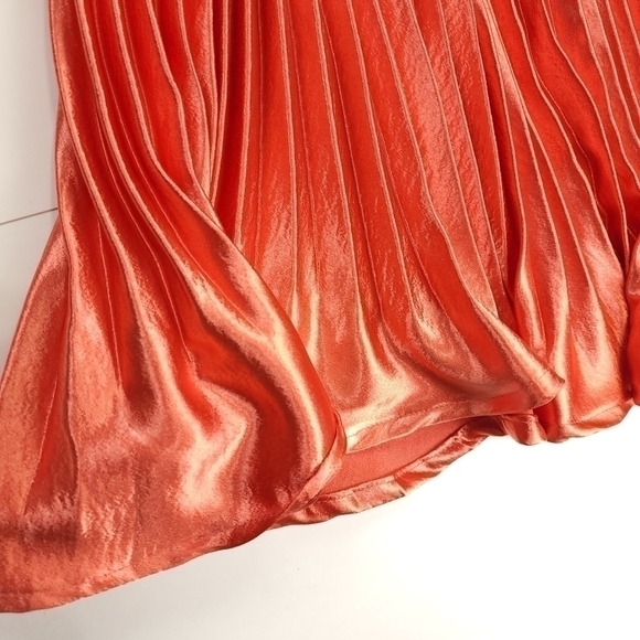 NEW YORK & COMPANY New Pleated Flutter Bottom Coral Shimmer Skirt Sz M - Picture 9 of 11